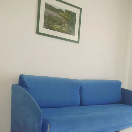 Modern Beachside Flat-beahost *