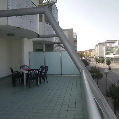 Modern Beachside Flat-beahost Апартаменти Бібіоне