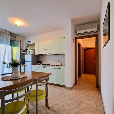 Modern Beachside Flat-beahost Апартаменти Бібіоне