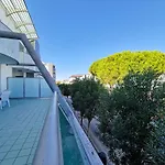 Modern Beachside Flat-beahost Daire *