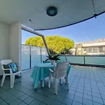 Modern Beachside Flat-beahost