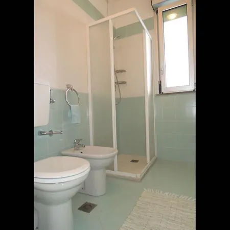 Modern Beachside Flat-beahost *