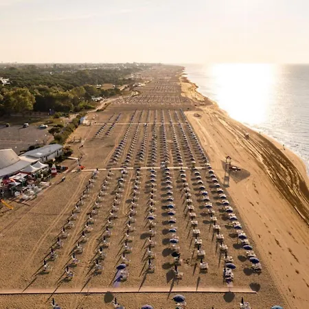 Modern Beachside Flat-beahost 아파트