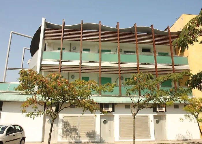 Modern Beachside Flat-beahost Daire Bibione