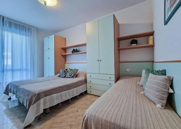 Modern Beachside Flat-beahost * Bibione
